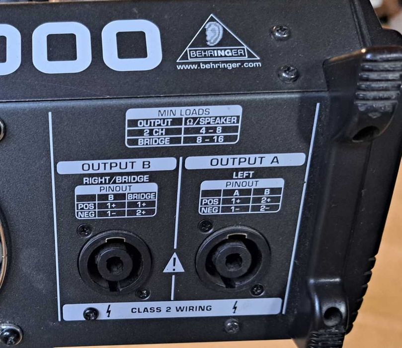 Mixer Behringer PMP 3000