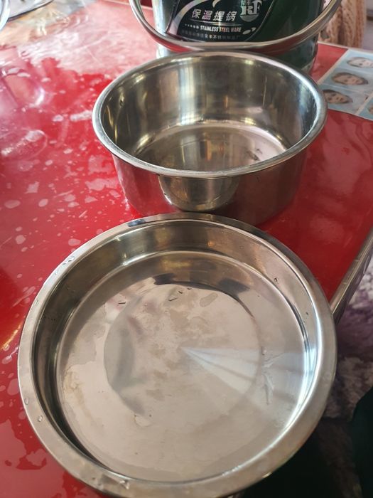 Термос суповой, нержавейка и две тарелки к нему