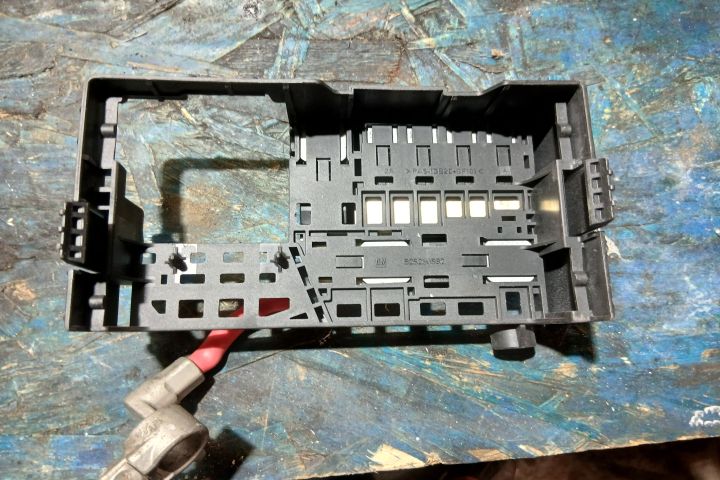 PANOU SIGURANTE BORNA 525230582 20999170 525230582 20999170 Opel Insi