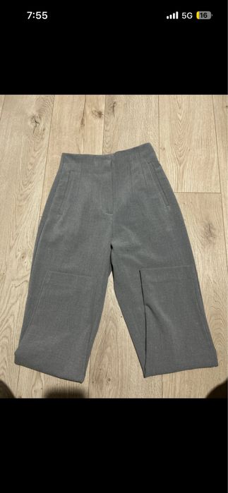 Pantaloni Zara marime Xs-S