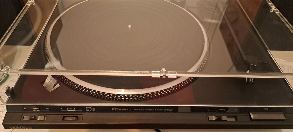 Pick-ul Technics SL-BD 22
Deck Tech