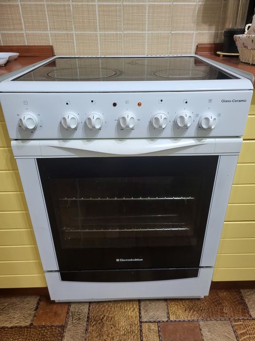 Электрическая плита (стеклокерамическая)