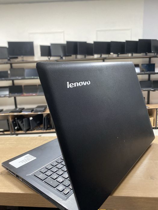 Ноутбук lenovo i3-4/RAM4/SSD512/HD Graphics