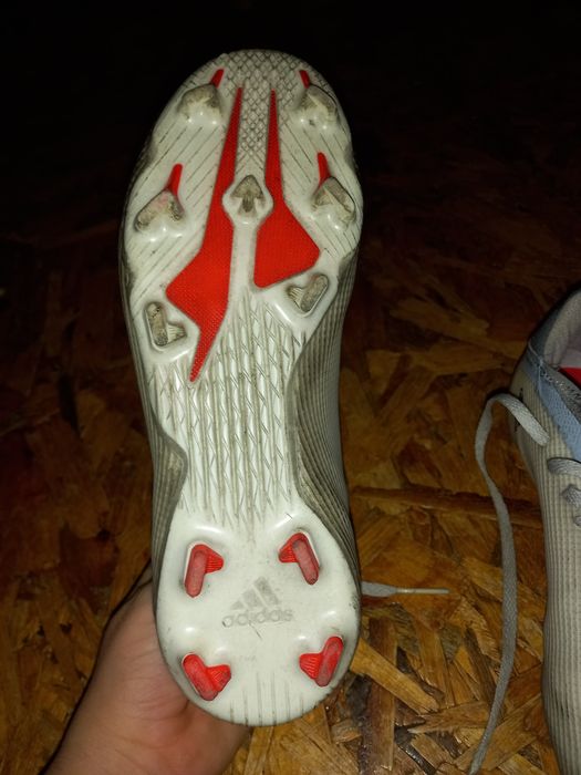 Бутонки на Adidas гр. Казанлък • OLX.bg