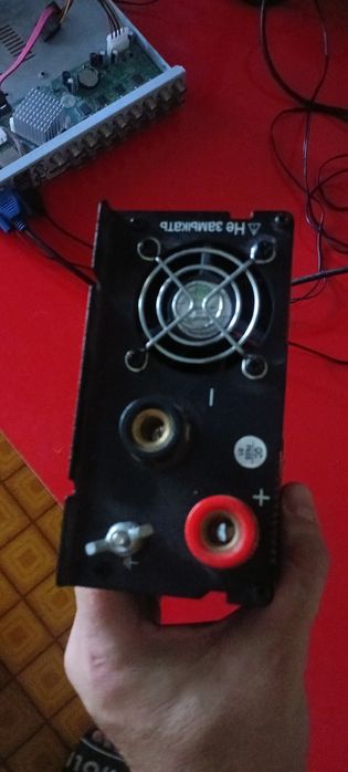 Продам инвертор с 12 вольт на 220