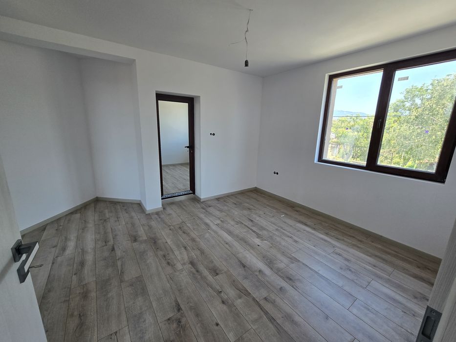 Продава се Тристаен апартамент в Казанлък - 90 кв.м за 1105 €/кв.м - Снимка #3