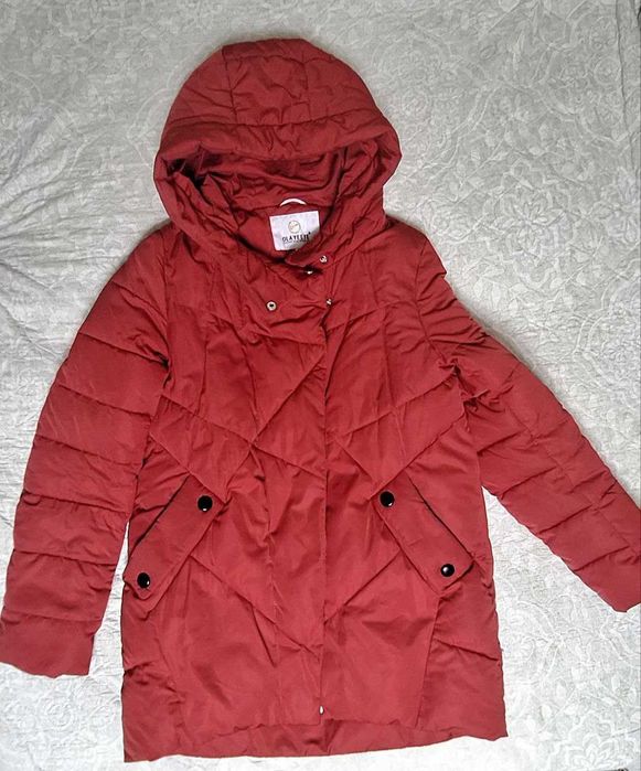 Куртка женская, на синтепоне, теплая. Размер 42.