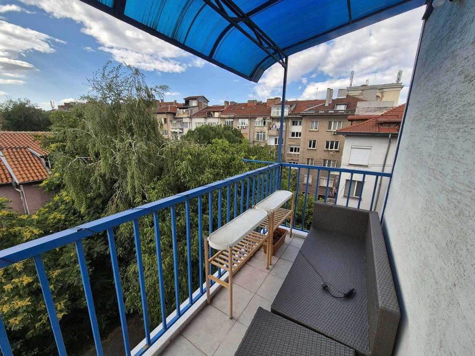 Дава се под наем Тристаен апартамент в София, Център - 100 кв.м за 799 € - Снимка #1