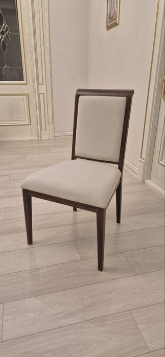 Прозрачный стул аренда. Прокат конференционной стул. Стеклянный стул.