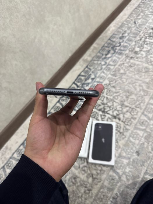 iPhone 11 64GB korobka document