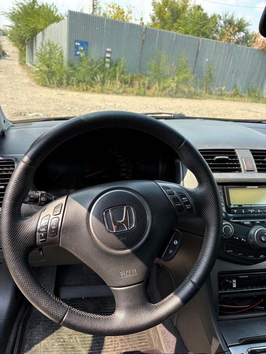 Продам Honda Accord, 2006 год
