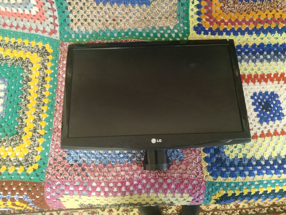 Монитор 23 дюйма