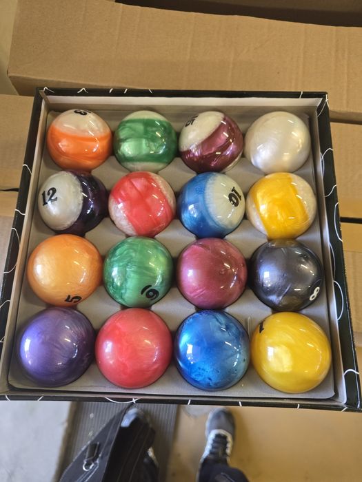 топки за билярд комлект+резервни бели
