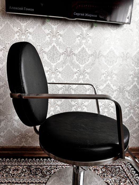 Продам кресло для парикмахера