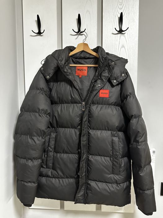 Черно Hugo Boss яке