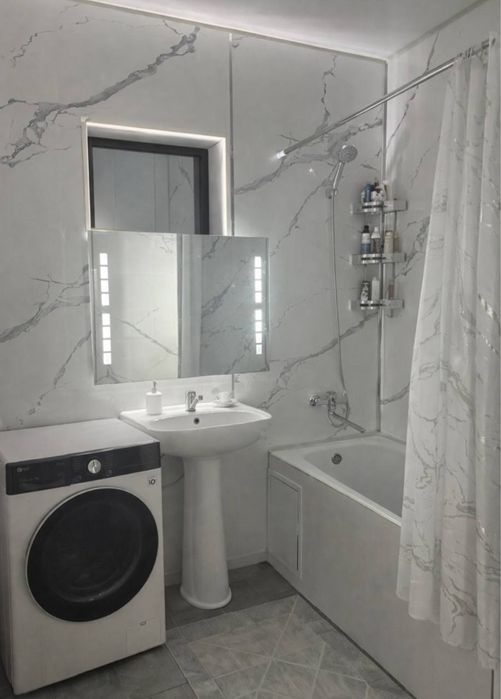 3х комнатную квартиру 77 серич КИРПИЧ Спутник 4