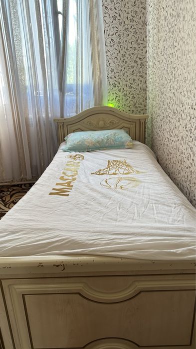 шкаф 240х235 стенка 1.60 кровать 200х90х2 матрас ортапед новый