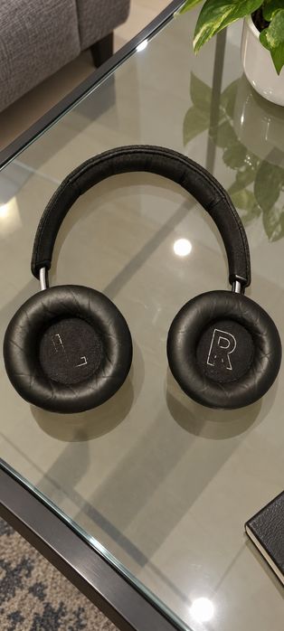 Bang and Olufsen H9i