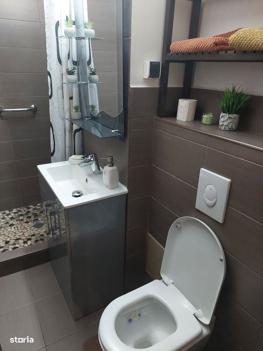 Calea Aradului- 3 camere+living,etaj 2 ,mobilat, 2 băi