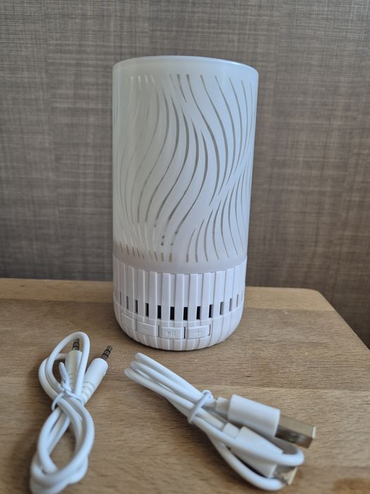 Boxă Bluetooth cu Lumini de Ambiantă și Efect de Lumânare Avon