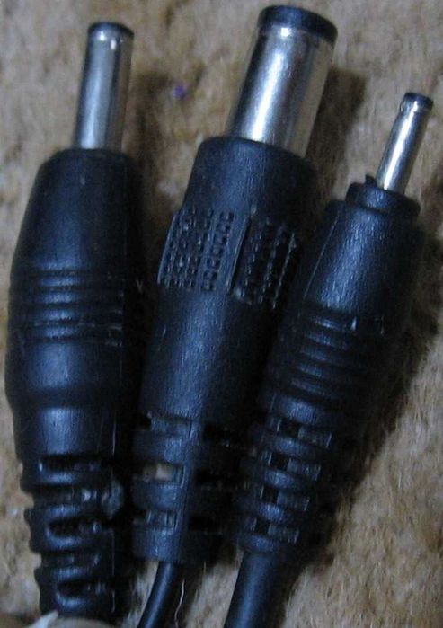 Три броя зарядни адаптери 5 волта 12 волта