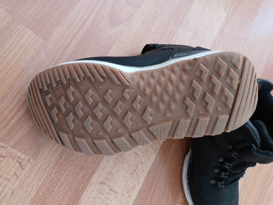 Зимни обувки Карра.