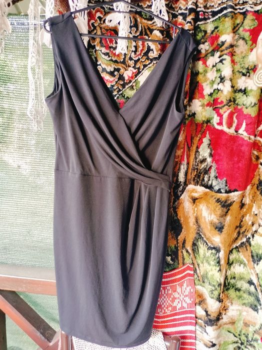 Rochie neagră de damă H&M – Croială elegantă petrecută (envelope/wrap style) fără mâneci, mărimea M