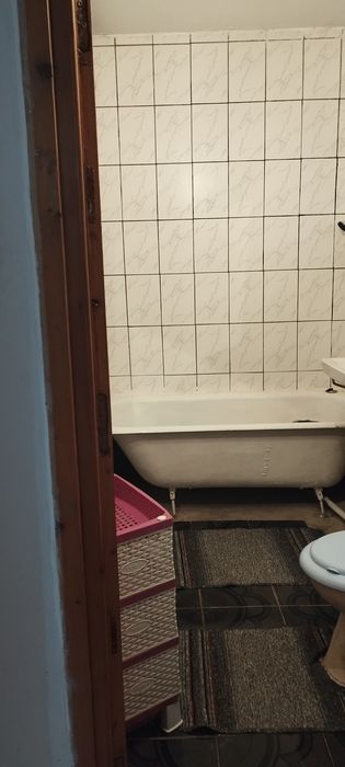 Ofer spre închiriere garsoniera