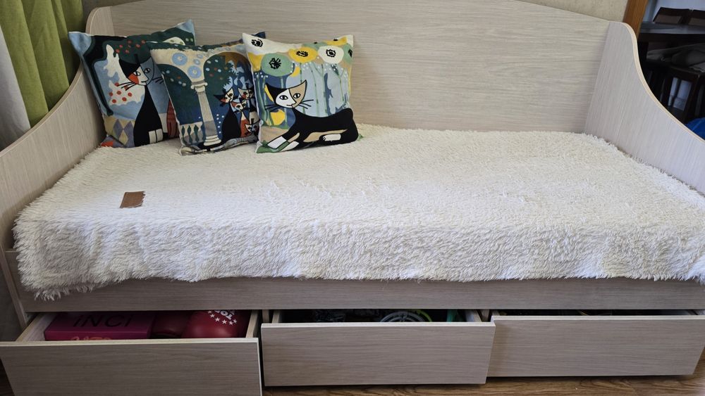 Кровать подростковая