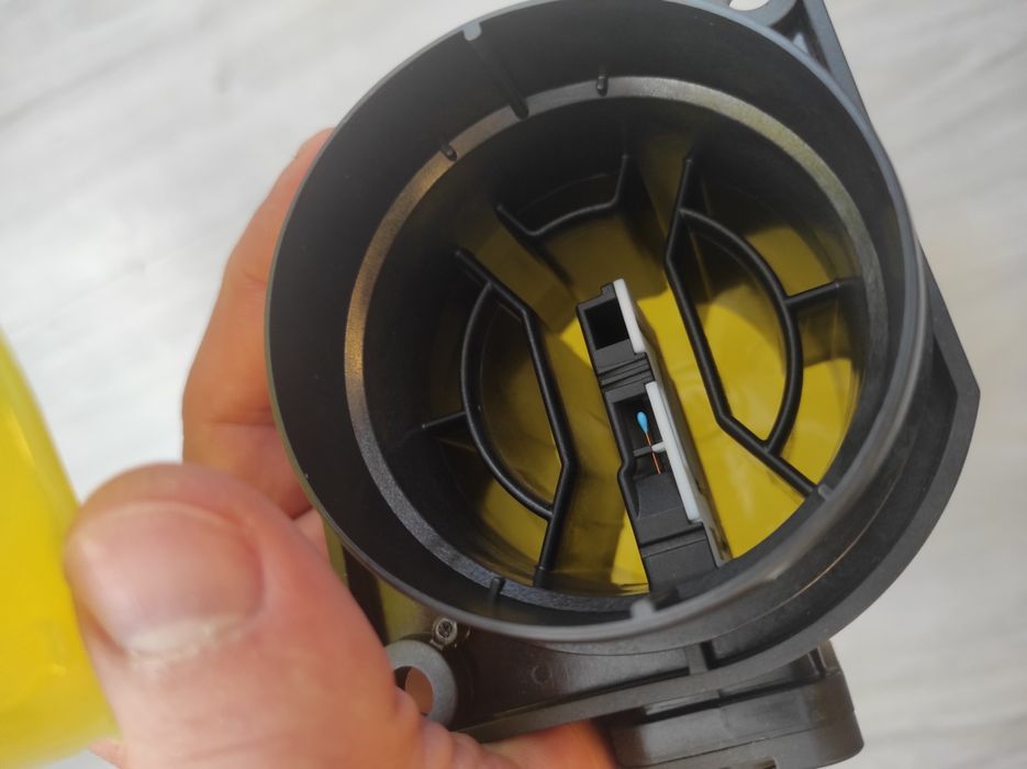 Senzor debit de aer Volkswagen VAG 04L906461B