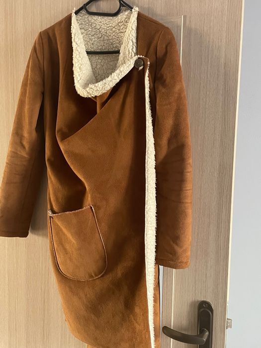 Бежово палто размер S