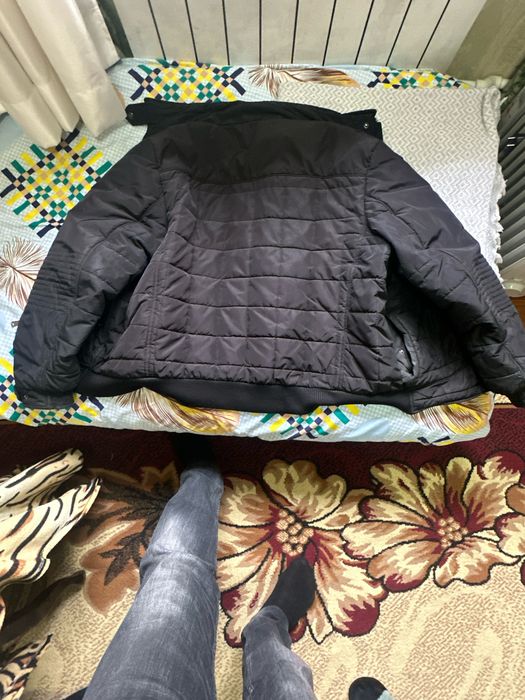Продаеться мужеские куртки