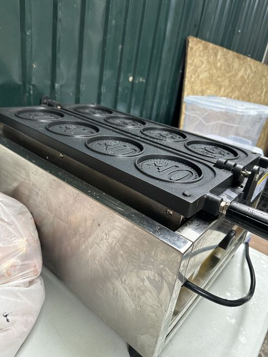 Вафельница, сырная монета