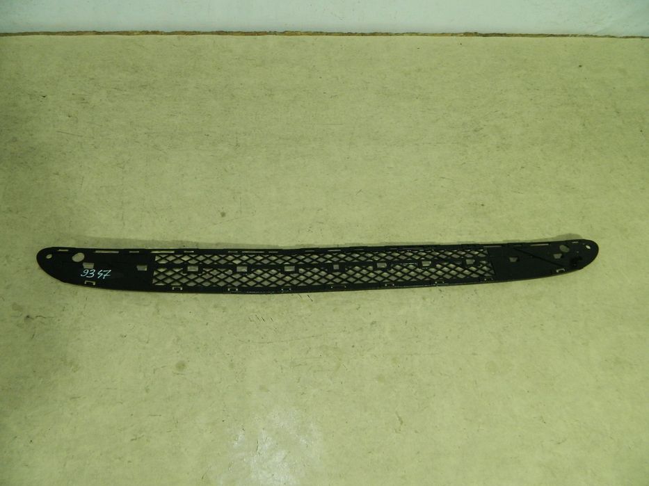 Grila centrala bara fata, Mercedes C-Class W203, 2000, 2001, 2002, 2003, 2004, A2038851323