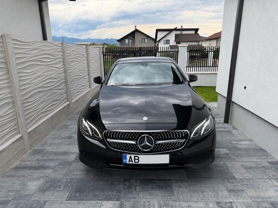 Mercedes-Benz E Mercedes-Benz E220d înmatriculat Interior Luxury, semi-piele, deosebit