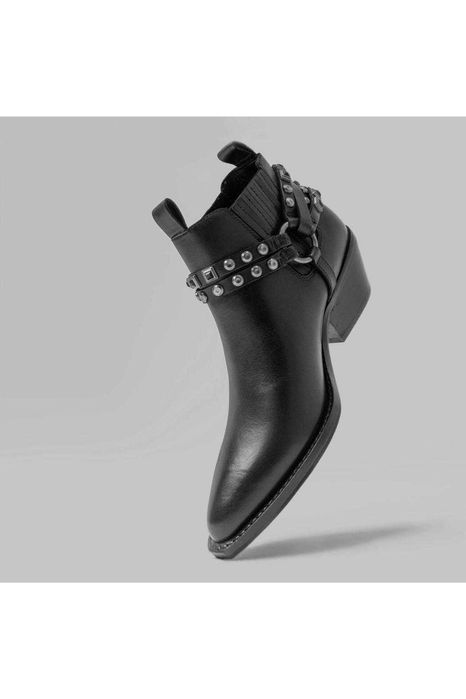 Bronx оригинални нови кожени боти