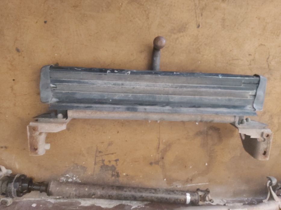 Оригинален теглич и резервоар  със степенка Тойота Рав 4 2003 година