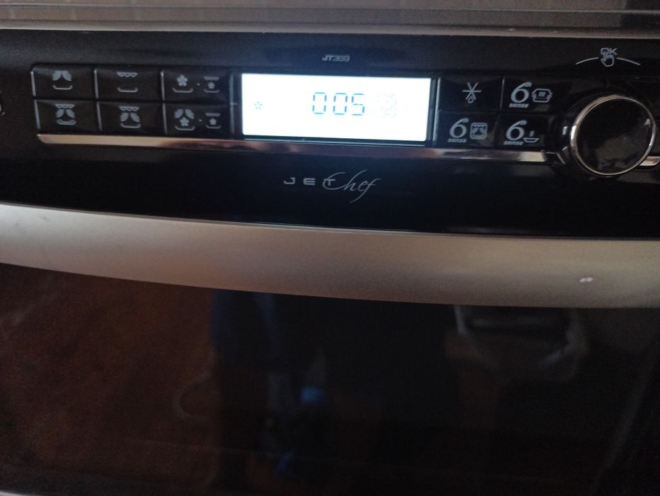 Cuptor Wirlpool Jet Chef  369