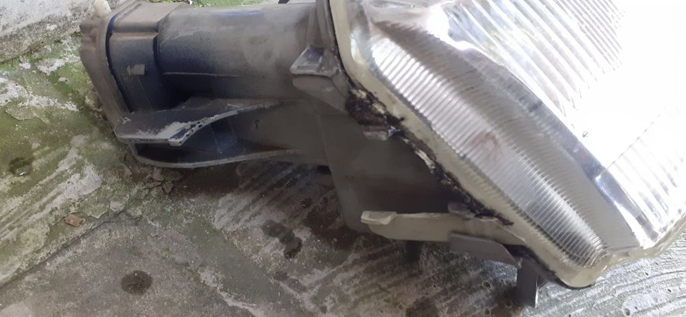 Renault Laguna. 1994-2000 Година. Десен Фар.Hella...Рено Лагуна...