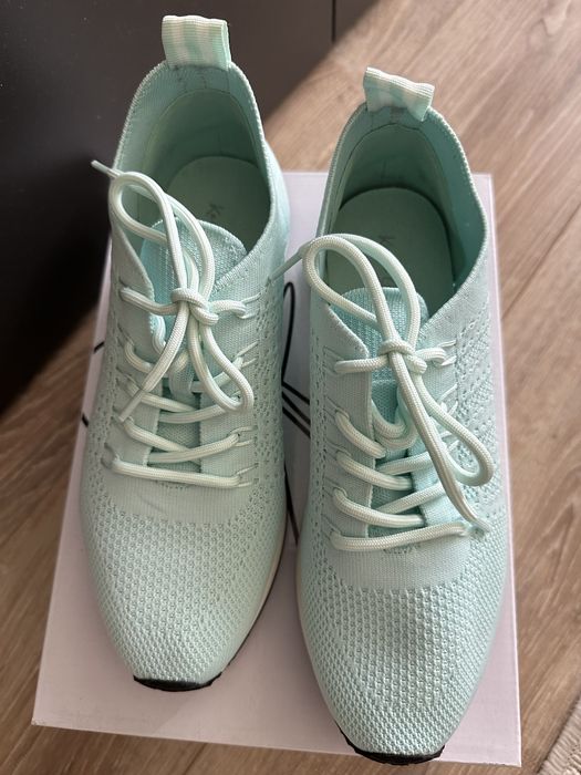 Сникърси Kate Grey номер 40