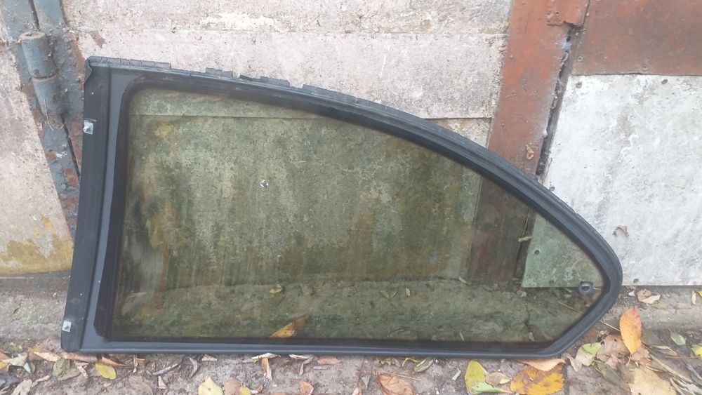 Задно дясно стъкло за бмв е46 компакт