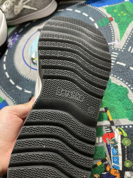 Adidaşi înalți Bershka nr36