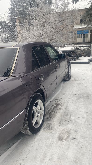 Продам мерседес 124