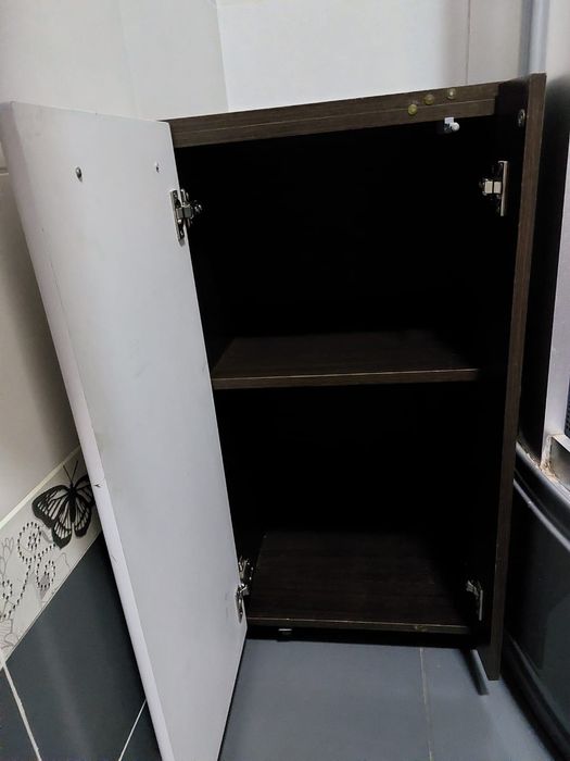 Тумбочка на колесиках