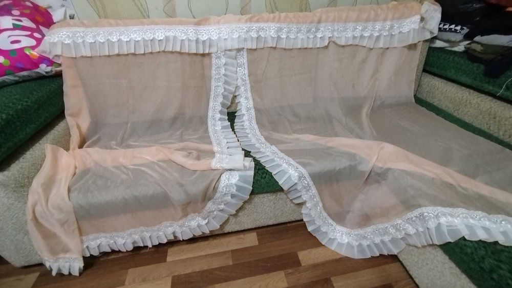 Продам дёшево шикарную шторку для кухни