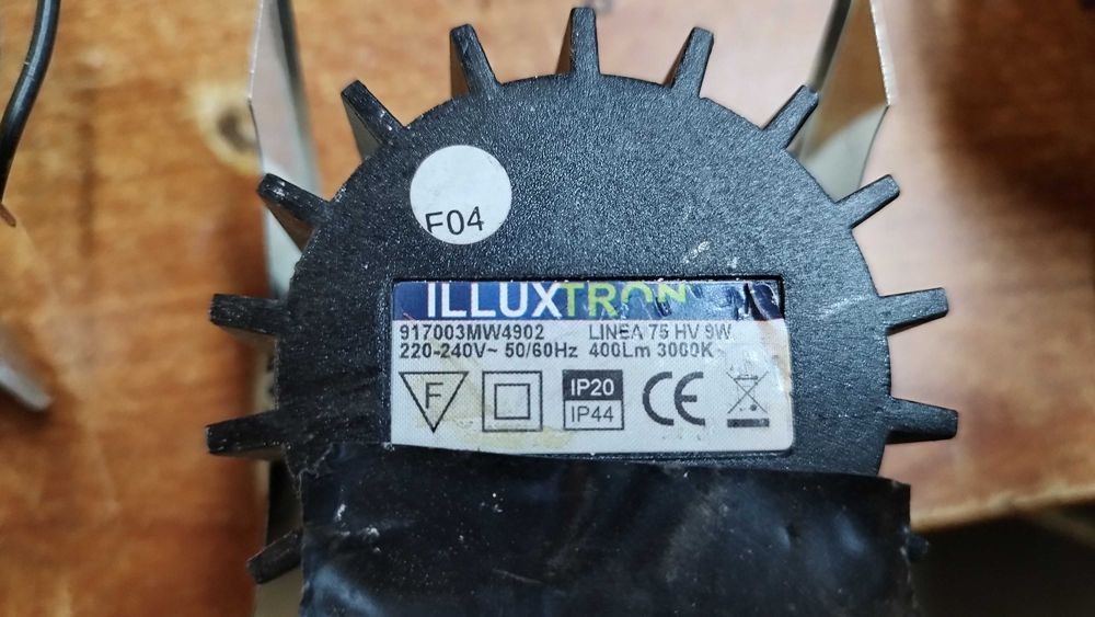 Лунички - лед лампи за таван illuxtron linea 75 HV 9W 300K 35бр.