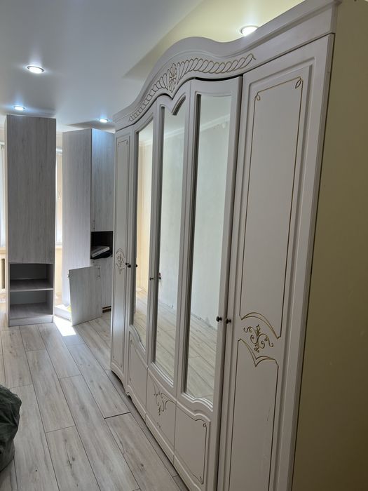 Срочно продам 5 дверный шкаф, мдф