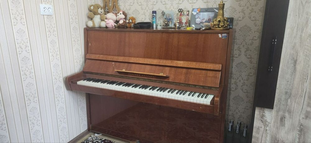Пианино Красный Октябрь