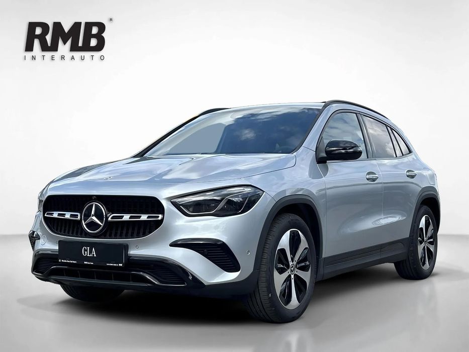 Mercedes-Benz GLA Mercedes Benz GLA 220 4MATIC - Autoturism nou