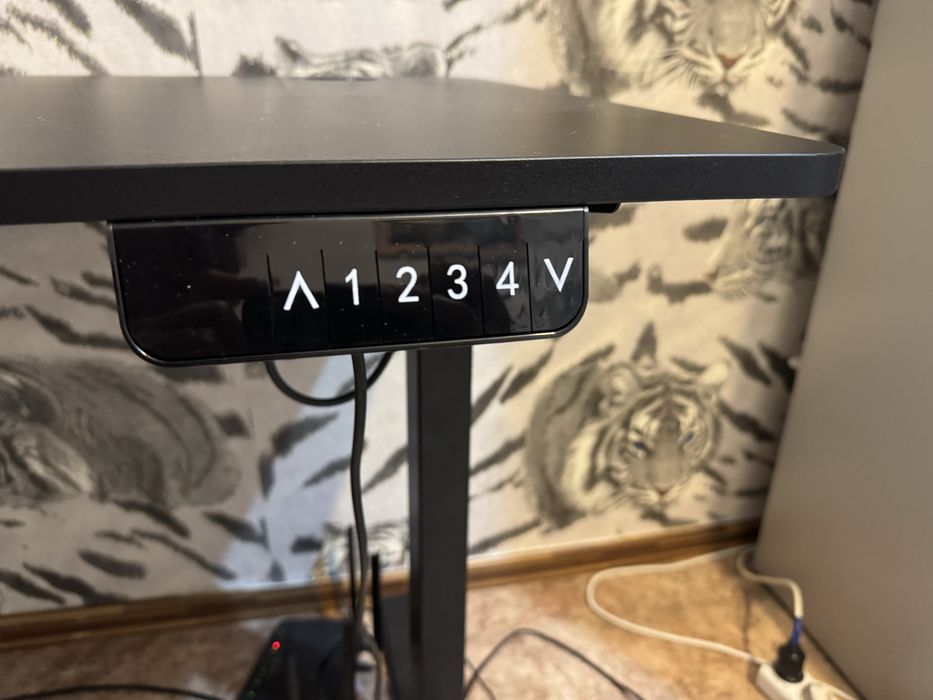 Стол с электроприводом